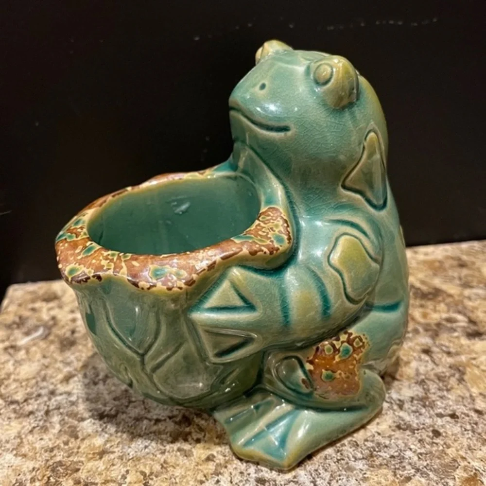 Charming Green Frog Votive Candle Holder with 2 Yankee Candle Votives